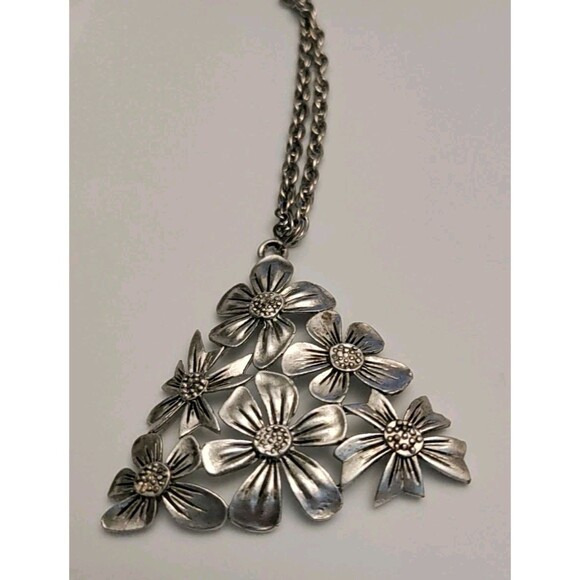 Jewelry - JJ Jonette Flower Pendant Necklace Silver Tone 24" Chain